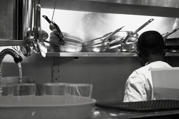 How is the minimalist trend shaping UK kitchen aesthetics?